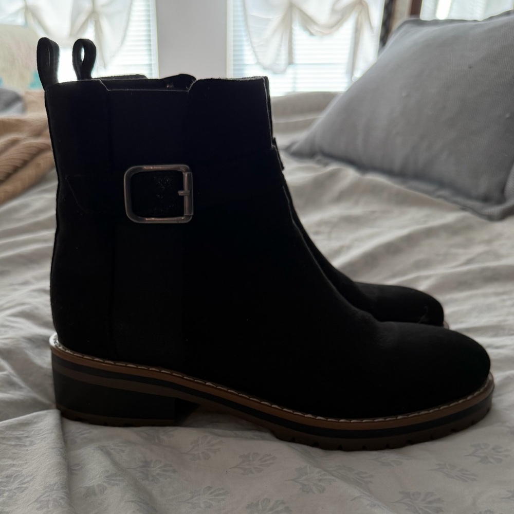 Kensie Suede Black Ankle Boots with Silver Buckle